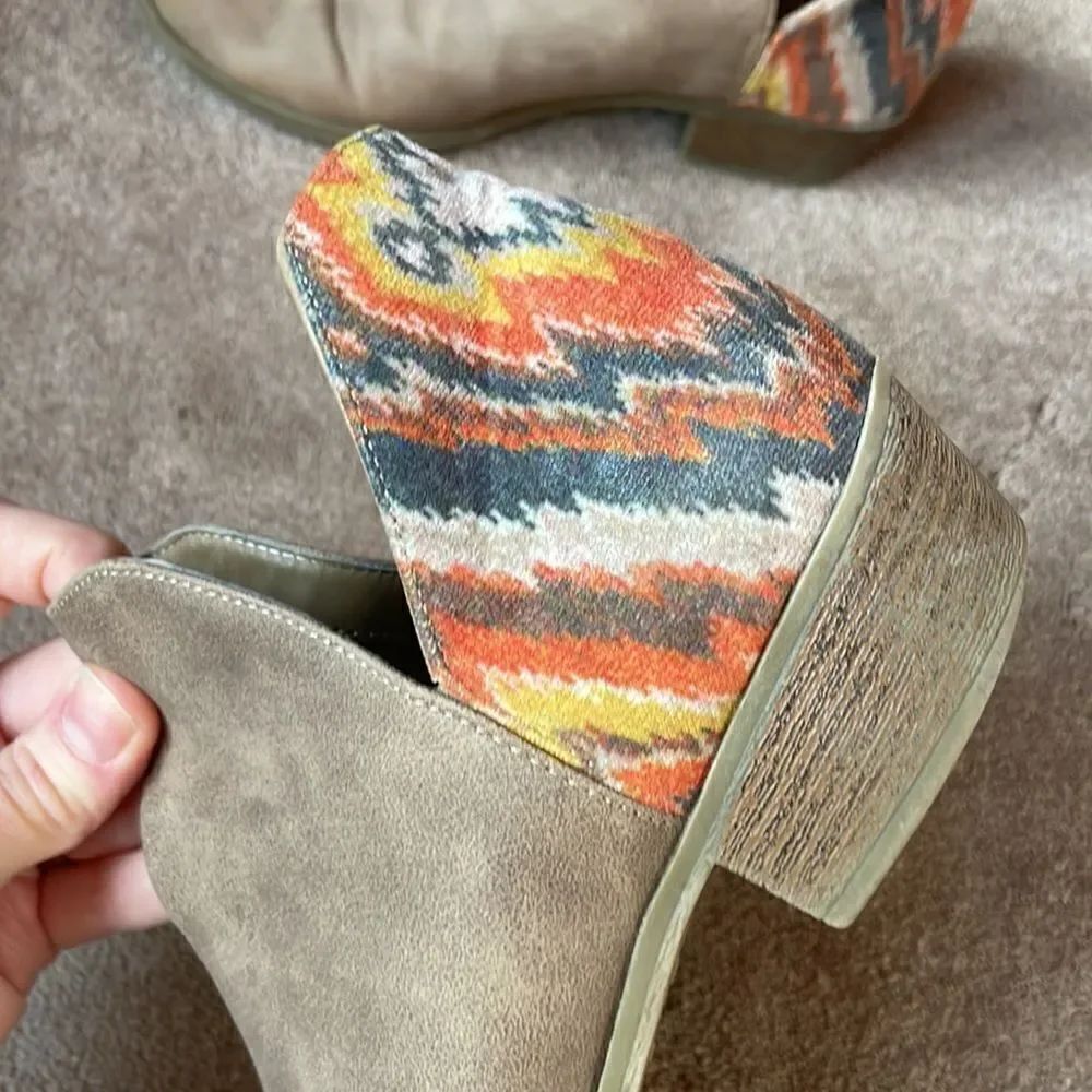 Cute Western Aztec ankle boots - Picture 3 of 12